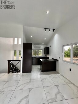 Falcon Valley - 11