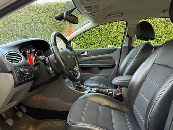 Ford Focus kombi 2.0 TDCI Ghia 100kw - 11
