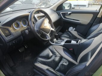 +Volvo XC60+ - 11