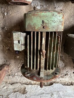 Motory - 11