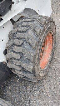Smykový nakladač BOBCAT S 205,r.v. 2005 - 11