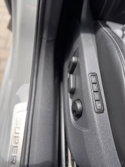 Škoda Superb 3 SPORTLINE 2.0TSI 200kW 4x4 DSG Virtual 50tkm - 11