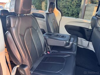 Chrysler Pacifica 3,6 RU 8 míst Kůže 2017 - 11