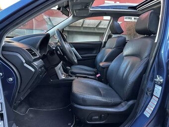 Subaru Forester 2.0 D 4x4 Kůže Navi Xenony Panorama Tažné 2t - 11