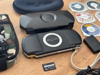 PSP Play Station Portable, kryty, hry - 11