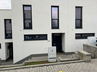 Pronájem novostavby rodinného domu 4+kk v Bučovicích - 11
