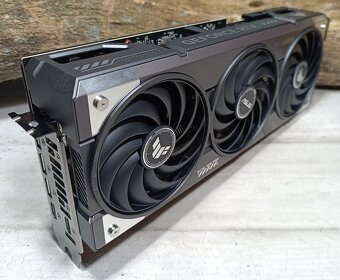 Asus GeForce RTX 5070 Ti TUF GAMING 16GB OC - 11