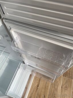 Lednice ETA (rok stará V ZÁRUCE, bez poškození) - 11