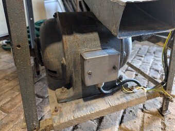 Cirkulárka 380V, hřídel se sklíčidlem - 11