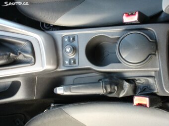 Ford Focus, 1,6 16V 92Kw bez turba,park.senzory,vyhř.sed. - 11