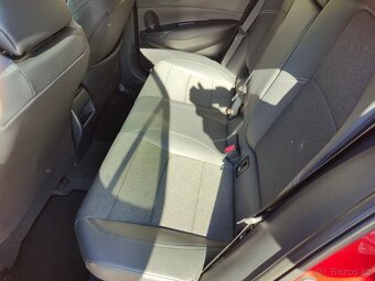 Toyota Corolla 1.8 Hybrid - 11