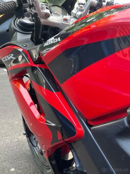 Honda CBR 125r - 11