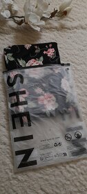 Shein elastické květinové šaty pod kolena - 11