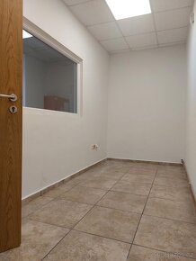 Pronájem obchodních prostor v přízemí, 156 m2 Ostrava - 11