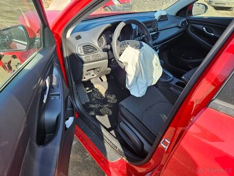 Hyundai i30 1.0 88kw 2023 ČR - 11