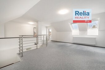 Prostorný dům s velkým potenciálem, 249 m2 - Polní Chrčice - 11