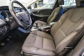 Volvo V40 cross country 2.0 D2 88kW, kamera,výhřev,navi,park - 11
