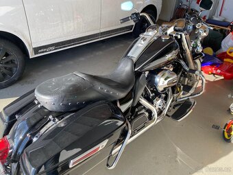 Harley-Davidson FLHRC Road King Classic - 11