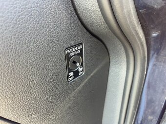VW Golf 1.6 TDi Serviska, Tempomat - 11