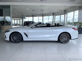 BMW M850i xDrive Cabrio Max.Výbava - 11