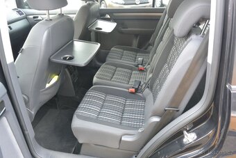 PRODÁM Volkswagen Touran 2.0TDi CROSS 125kW DSG - 11