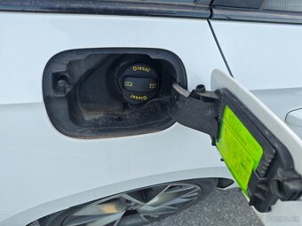 Superb Sportline 2.0 TDi DSG r.v 2018 najeto 129 tkm - 11