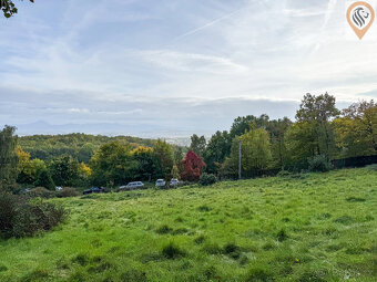 Stavební pozemek o celkové ploše 1000m2 v krásné lokalitě Du - 11