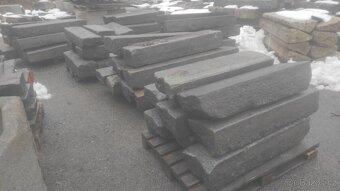 Staré kamenné obrubníky, obruby, žulové obrubníky, 200 bm - 11