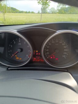 Mazda 3 1.6 benzín - 11