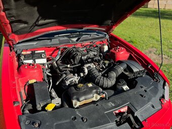 Ford Mustang 4,0 V6 cabrio, lehce poškozený - 11