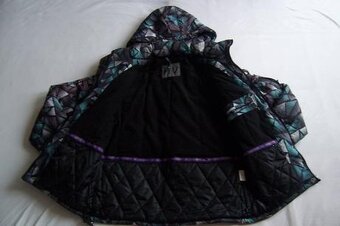 teplá zimní bunda s odepínací kapucí na zip, vel. M - 11