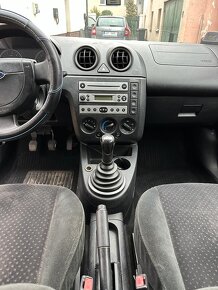 Ford Fiesta 1.4 tdi 5 dveří - 11