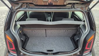Volkswagen Up 2021 1.0 48kW 1.Maj. zadní Kamera DAB Radio - 11