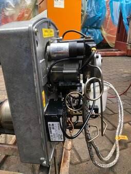 Prodám litinový kotel na olej  15-22 Kw - 11