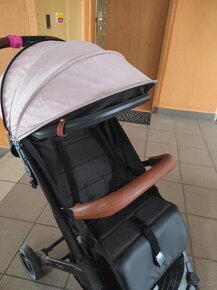 Sportovní kočárek MoMi ESTELLE růžový - 11