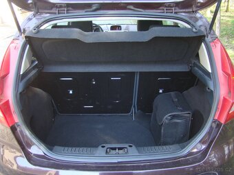 Ford Fiesta 1.4i TITANIUM - 11