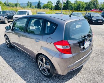 Honda Jazz 1.4 VTec rok.2012 - 11