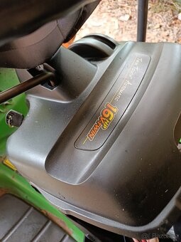 John Deere lt166 twin 16hp  Tlakově mazaný - 11
