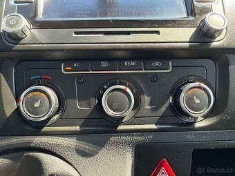 Volkswagen T5 Caravelle 2.0 TDI BI-TURBO 132kW 5 MÍST - 11
