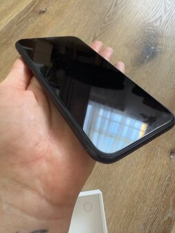iPhone Xr - 11