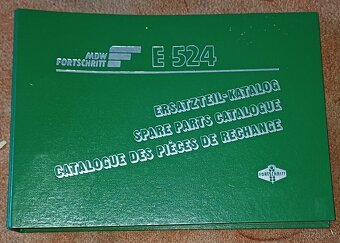 Prodám originální knihy k samojízdným kombajnům Fortschritt - 11