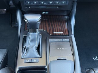 Lexus ES 300h, 2,5/131kW ČR Luxury - 11