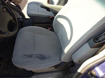 VW Multivan 2.5 TDI r.v.1997 (75 kw) závěs - 11