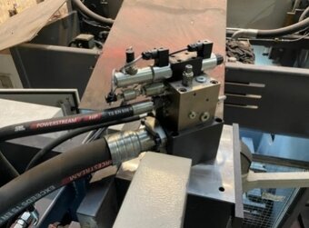 Ohraňovací lis SX 30220, vyrobeno 2024 - 11