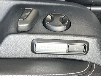 VW Passat 2.0 TSi 140kw 1. majitel ČR - jako nový - 11