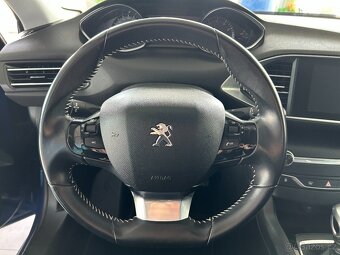 Peugeot 308 1.2 96kW,SERVISKA,PŮVOD ČR - 11