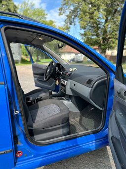 Škoda Fabia 1.2 HTP Combi - 11