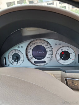 Prodám Mercedes Benz W211 sedan 220cdi rok výroby 2003 - 11