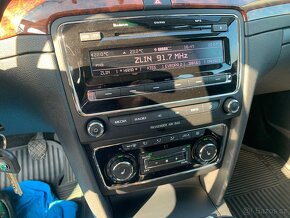 Skoda Superb combi 2010-2011 - 11