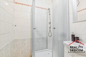 Pronájem družs. bytu 2+1+ velká zasklená lodžie/55 m2 na ul. - 11